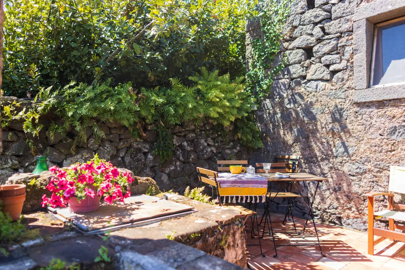 casedilava-piccolo-palmento-terrazza-pozzo